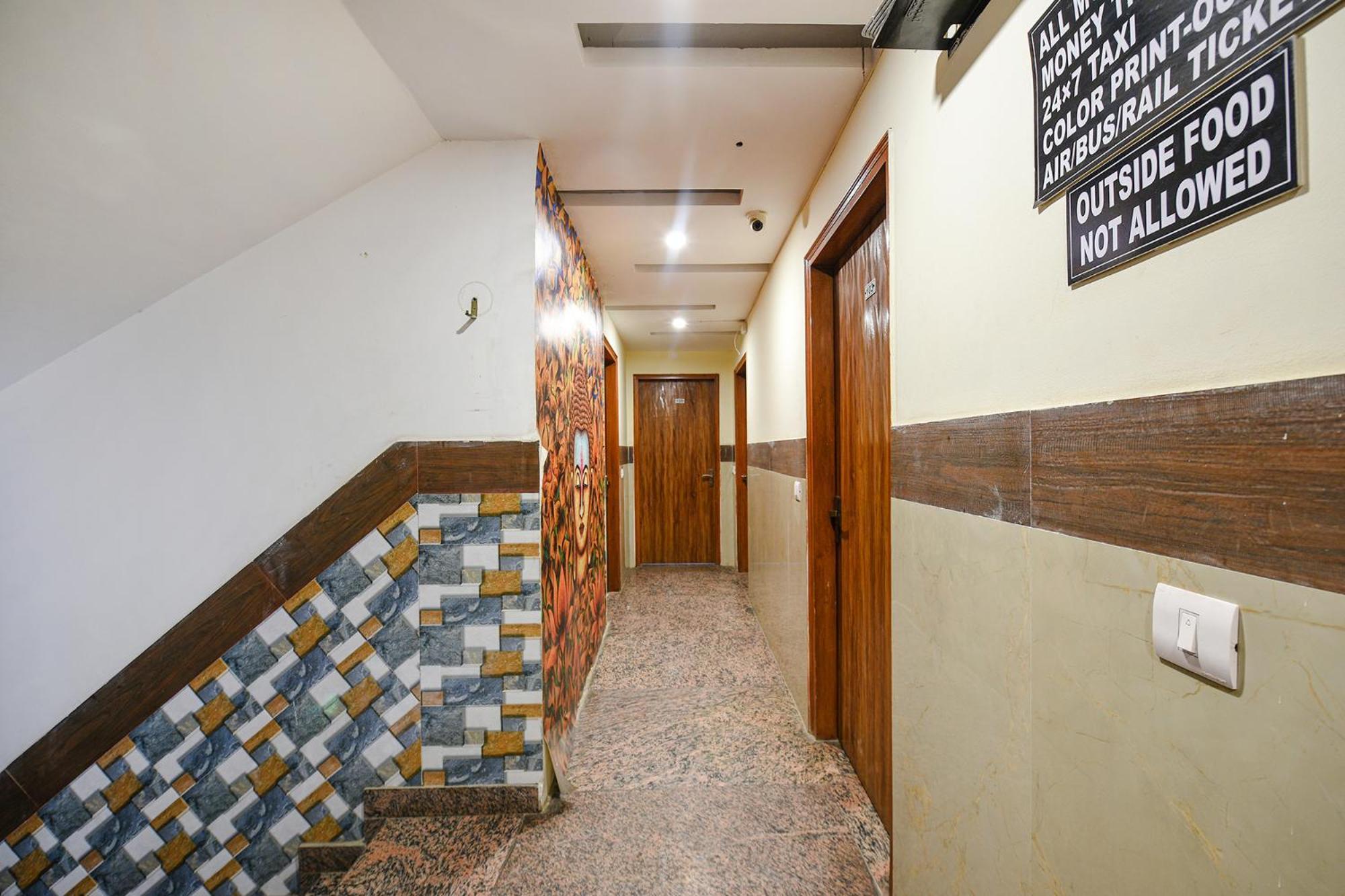 OYO 84904 Shanti Stay Nuova Delhi Esterno foto