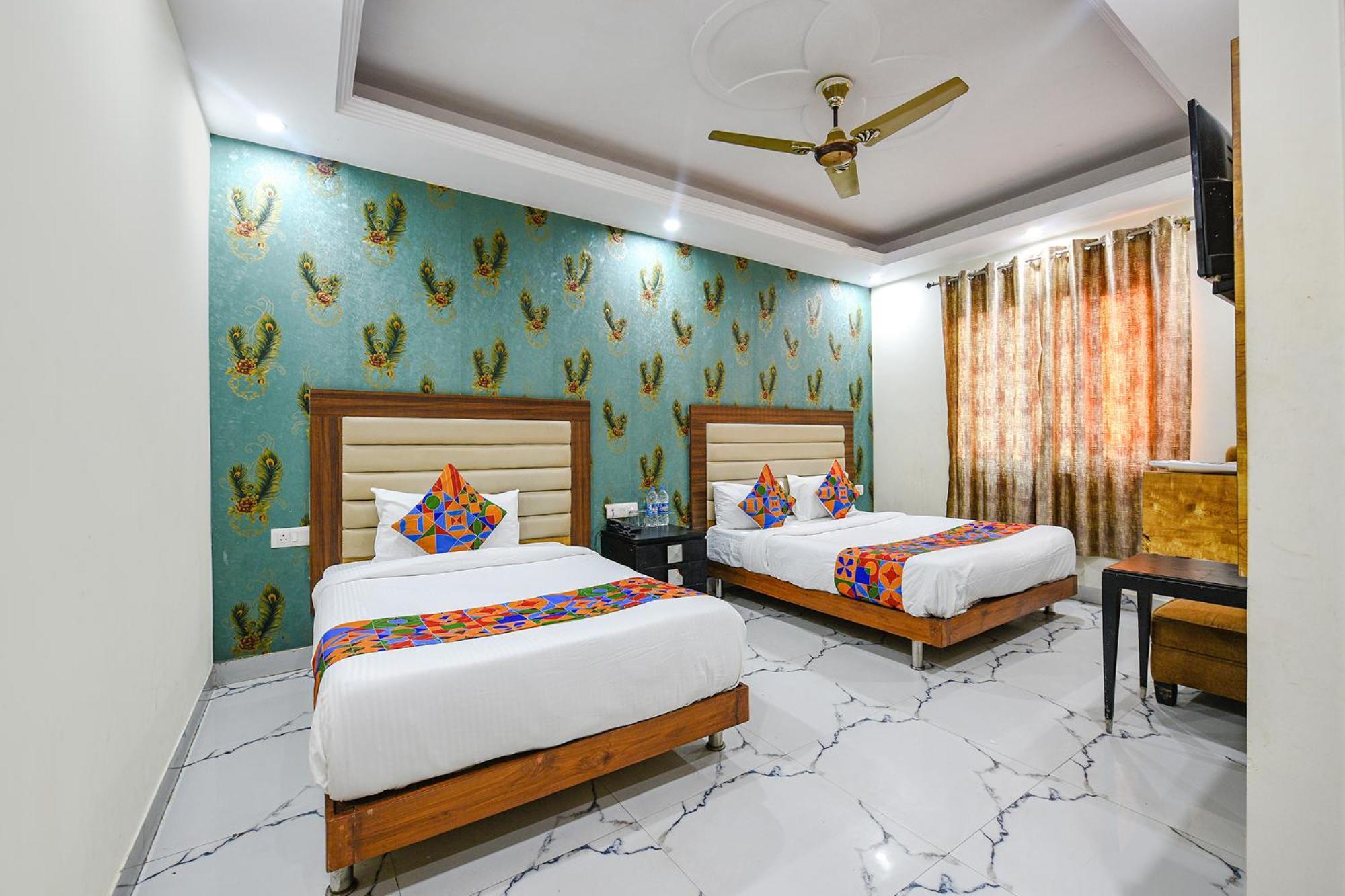 OYO 84904 Shanti Stay Nuova Delhi Esterno foto