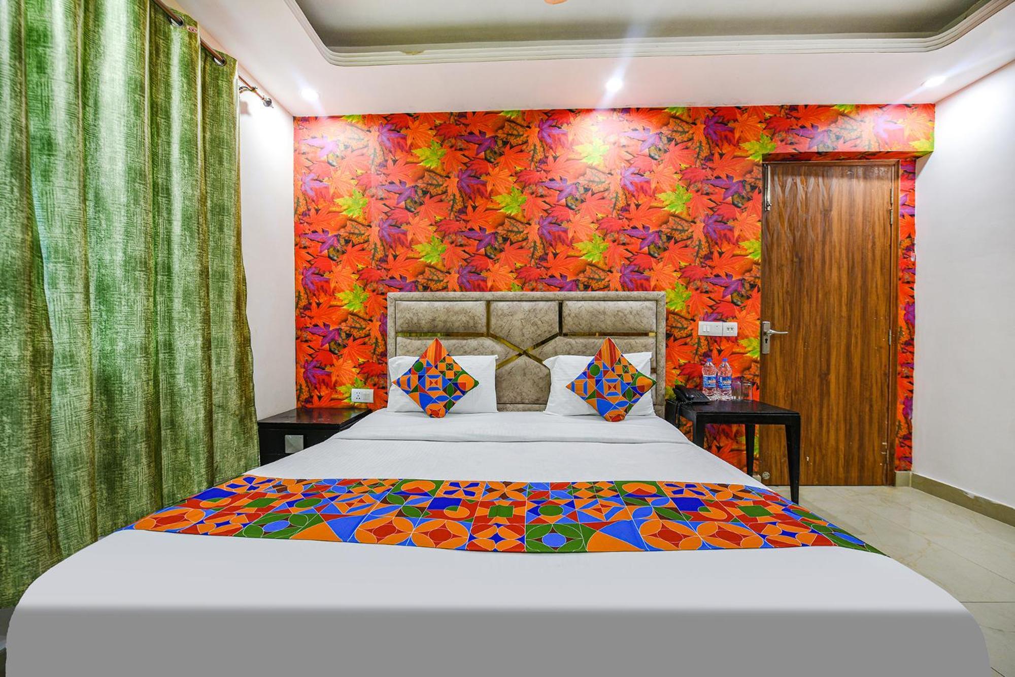 OYO 84904 Shanti Stay Nuova Delhi Esterno foto