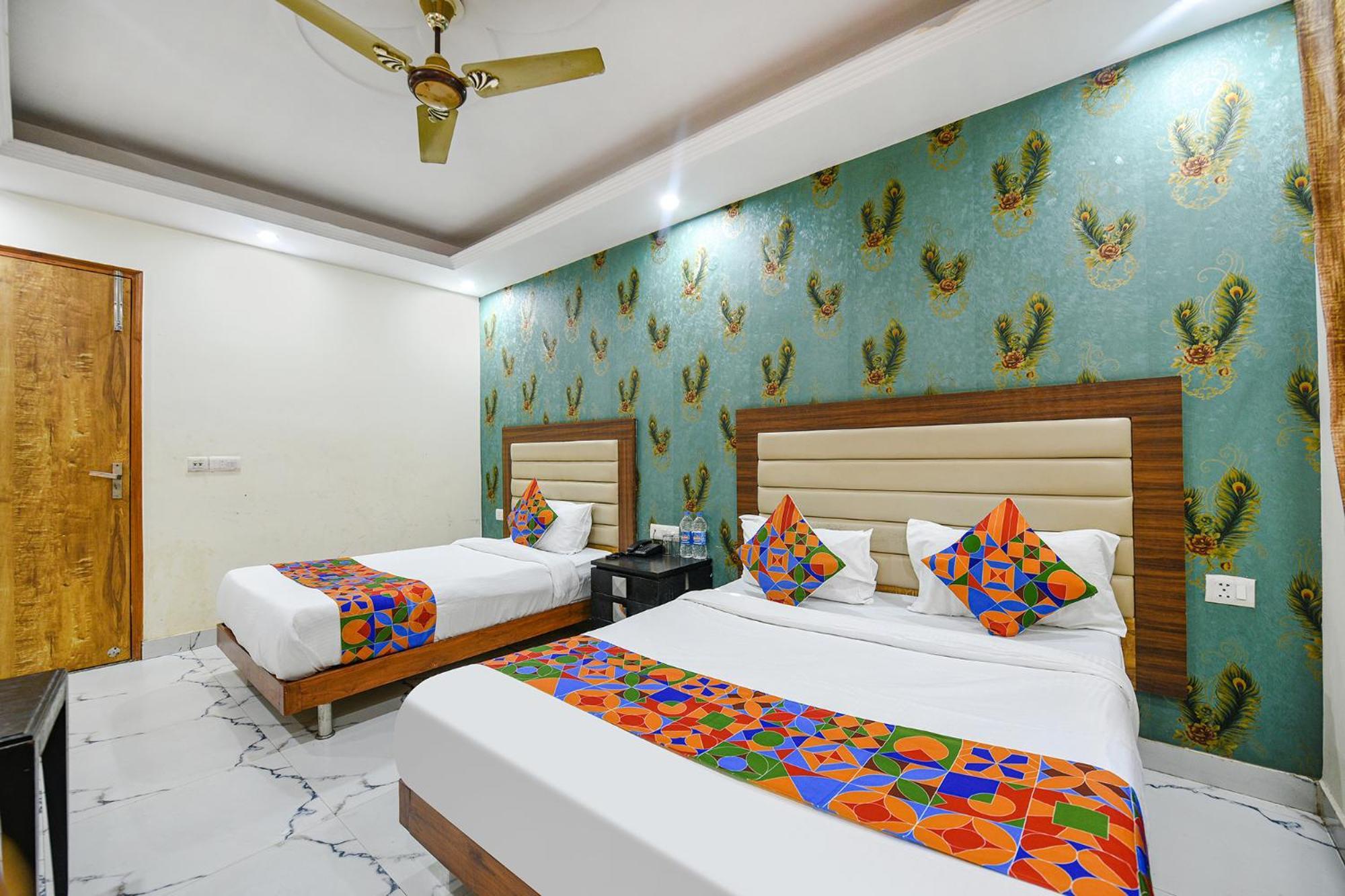 OYO 84904 Shanti Stay Nuova Delhi Esterno foto